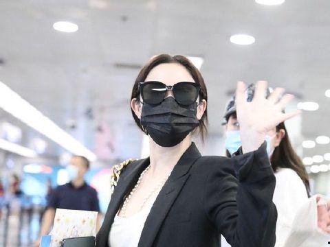最新爆料彭小冉,揭秘娱乐圈背后的惊人真相!